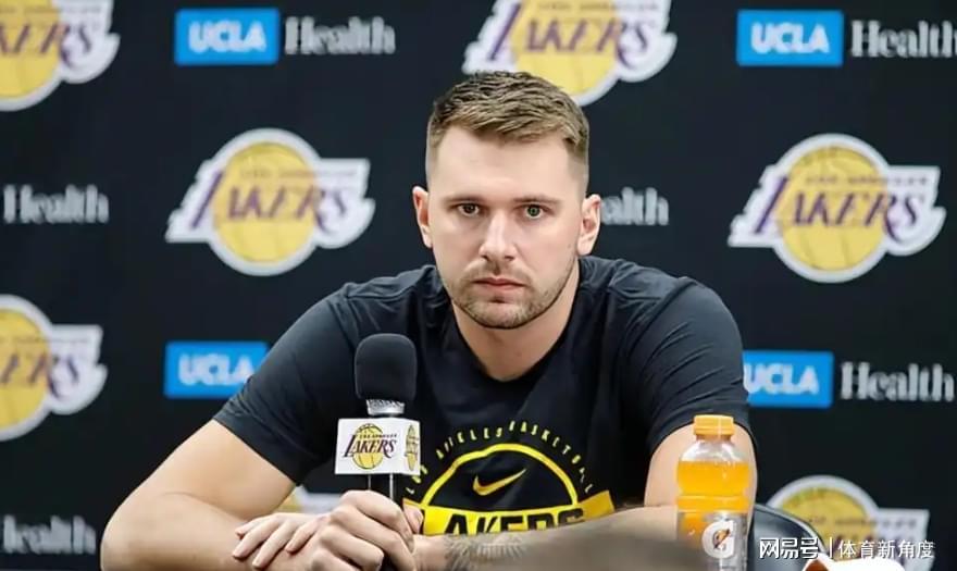 天呐！湖人被爆内讧！这次与詹姆斯无关...