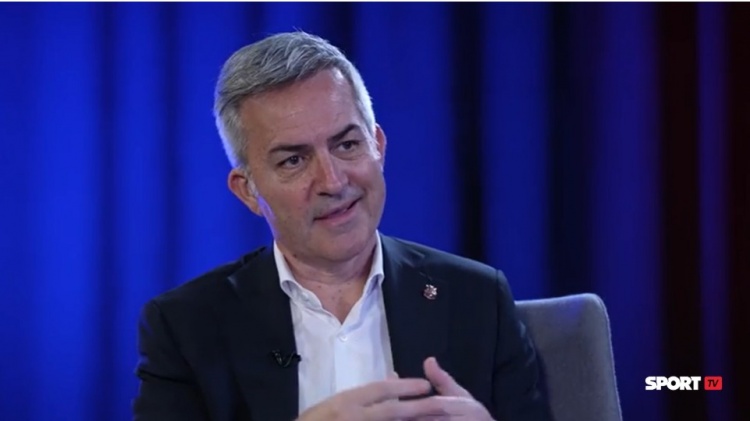 kaiyun-丰特：有关梅西的计划分为3个部分，首先希望提议他担任名誉主席