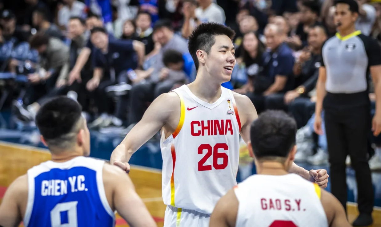 开云体育-朱俊龙伤情更新！没有大碍，2战轰25分13板4助，已成男篮最强锋线